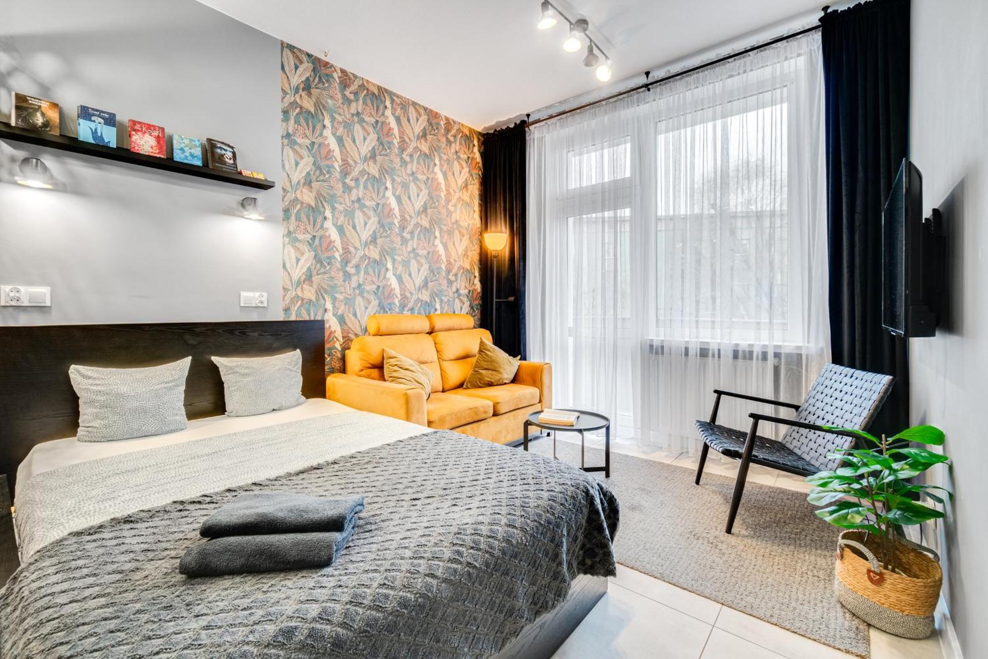 PAPUGA Apartment ~ 700m Main Square ~ Self check-in 24h Breslavia Esterno foto